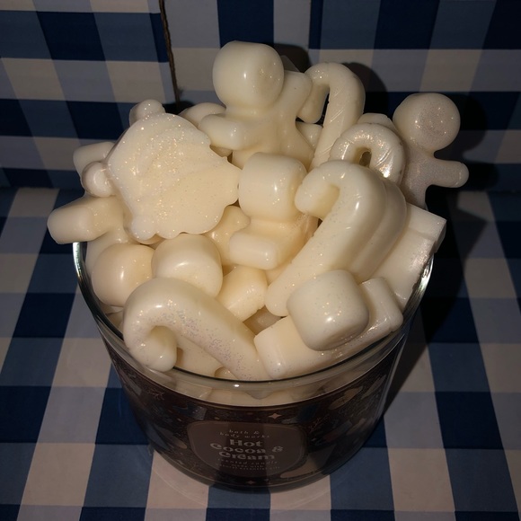 Bath and Body Works Wax Melts - Picture 2 of 2